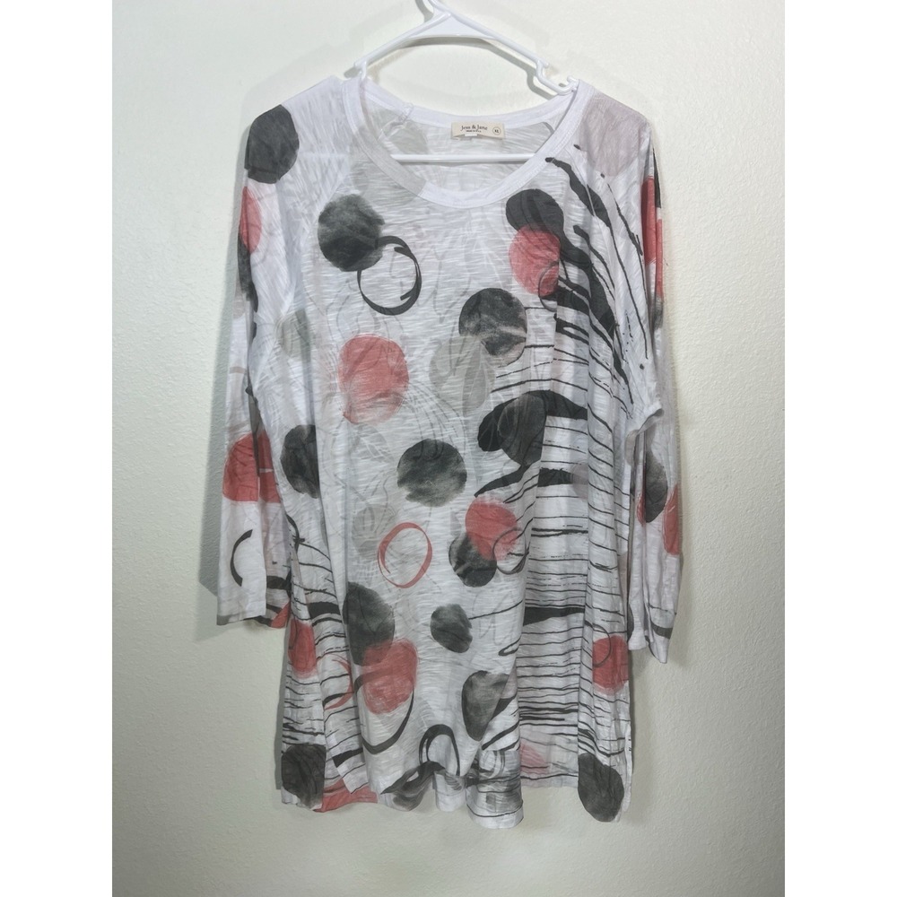 Jess and Jane Women's Top Multicolor XL White Black Red Artsy Colorful